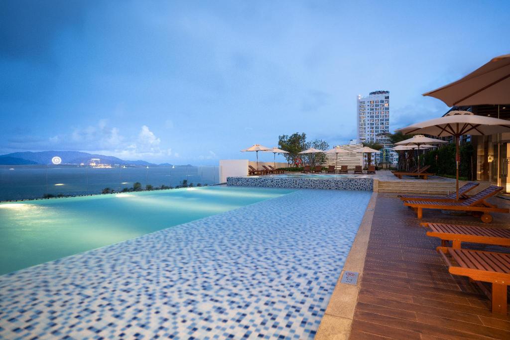 vinpearl-condotel-beachfront-nha-trang